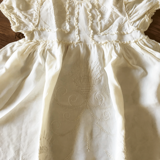 アンティーク コットン製ベビードレス（麦の穂の刺繍）