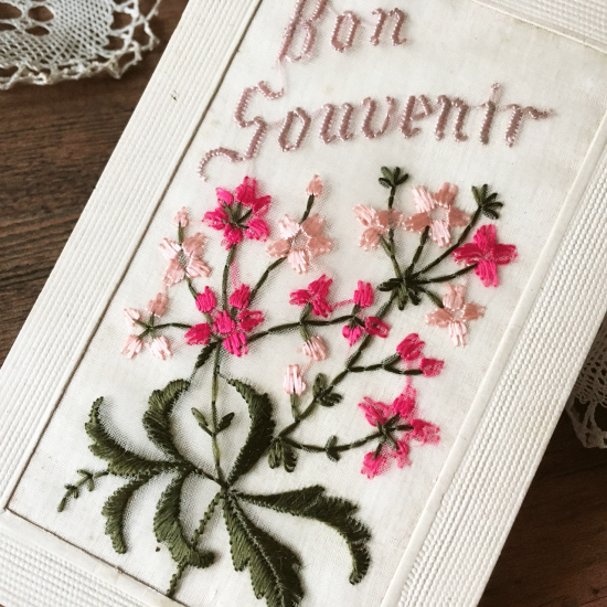 フランスアンティーク 刺繍カード（ピンク色のなでしこ）