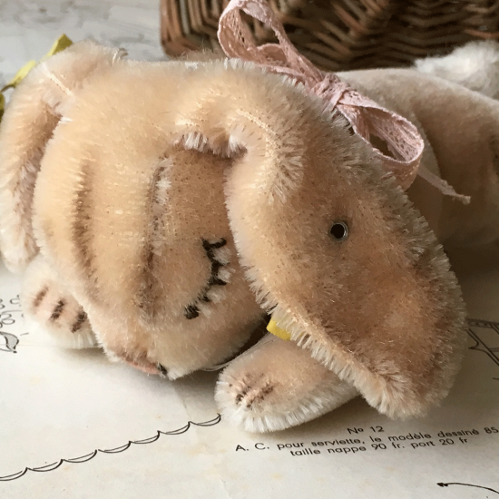 もらって 嬉しい お歳暮 ランキング ヴィンテージシュタイフ | 眠りうさぎ フロッピーハンズィ ぬいぐるみ