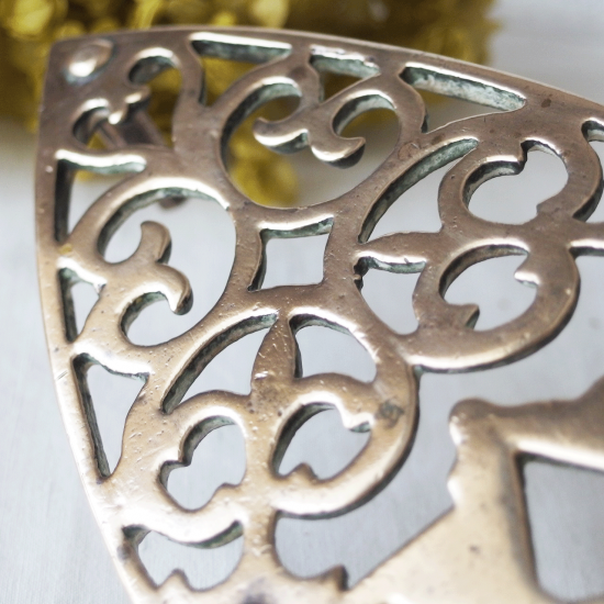 イギリスアンティーク 真鍮製トリベット（アイロンスタンド・鍋敷き）
