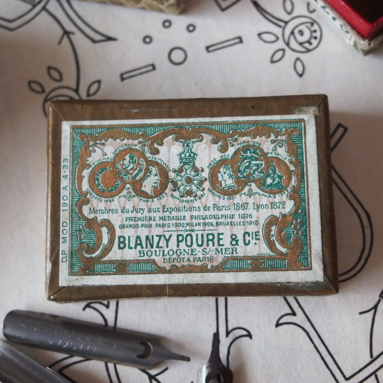 フランスアンティーク BLANZY POURE & CIE 紙箱に入ったペン先（グリーン �18）