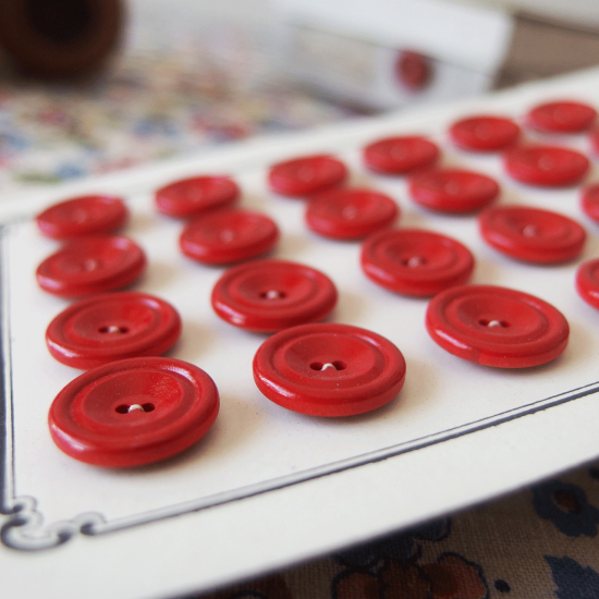 フランスヴィンテージ ボタンシートが入ったボタンの紙箱セット（赤色）