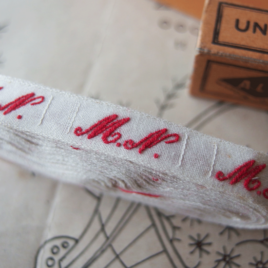 フランスアンティーク | イニシャル刺繍テープ（M.N.