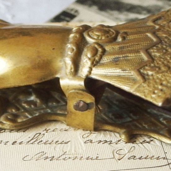 フランスアンティーク 1900年初期 真鍮製 貴婦人の手のクリップ 