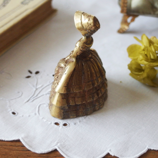 フランスアンティーク 真鍮製 貴婦人の小さなハンドベル（呼び鈴）