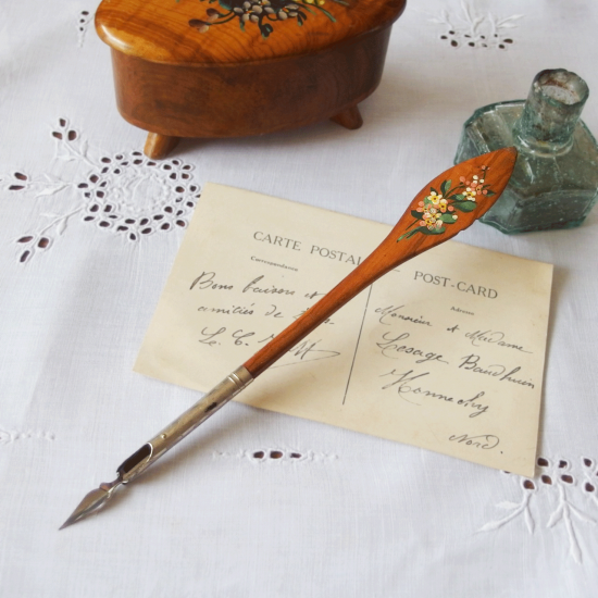 フランスアンティーク モシュリンヌ お花ペイントのペン軸（ペン先付き）