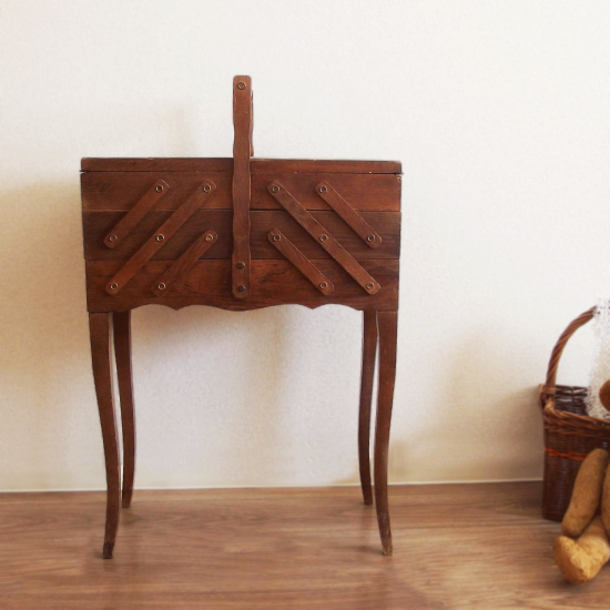 フランスアンティーク 木製 脚付き ソーイングボックス 収納家具