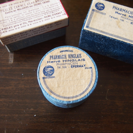 フランスアンティーク | 薬局の小さな紙箱 3個セット | アンティーク雑貨通販ショップClotte フランスアンティーク | 薬局の小さな紙箱 3個セット | アンティーク雑貨通販ショップClotte