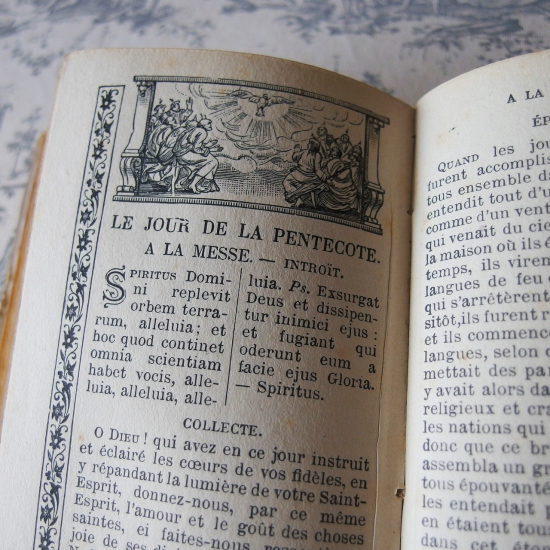 アンティーク 聖書 | フランス アイボリーのミゼル ミサ典礼書 アンティーク 聖書 | フランス アイボリーのミゼル ミサ典礼書