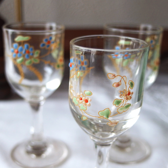 フランスアンティーク エナメル彩ガラス お花模様のカラフェとリキュールグラス4個セット