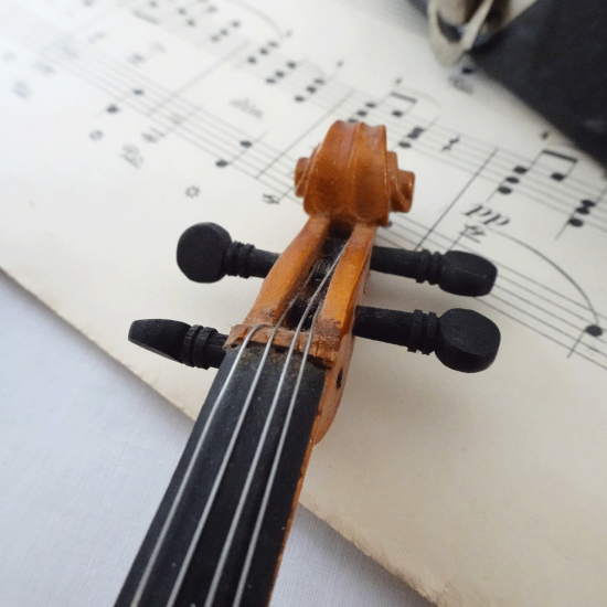 フランスヴィンテージ おもちゃのバイオリン オリジナルケース付き アンティークトイ