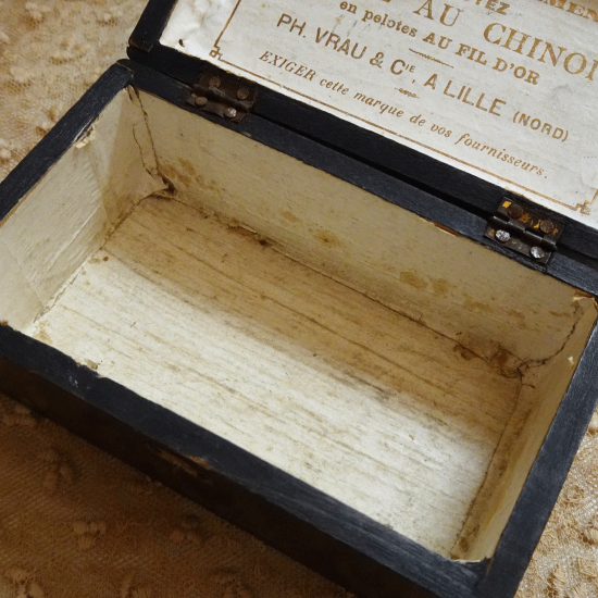 フランスアンティーク Fil Au Chinois（フィル・オ・シノワ）黒い木箱 木製の糸箱