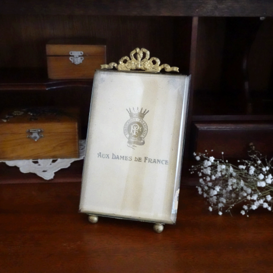 フランスアンティーク リボンのフォトフレーム オルモル装飾とベベルガラス ポストカード付き