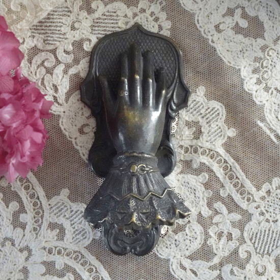フランスアンティーク 20世紀初頭 真鍮製 貴婦人の手 黒いクリップ 14cm 