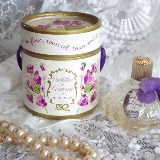 G♡フランスアンティーク♡ベルドゥー社すみれ柄のボックスと布