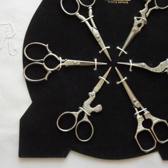 フランス　アンティーク　手芸用　鋏　ハサミ　セット　裁縫道具 Amazon | D&D 刺繍はさみセット 木製ヨーロッパのアンティーク