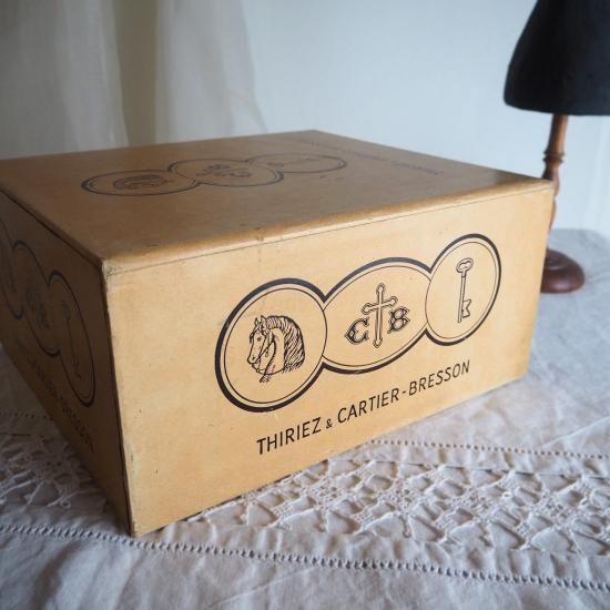 フランスアンティーク　カルティエブレッソン　ペーパーボックス　中箱入り　取手付き フランスアンティーク カルティエブレッソン ペーパーボックス