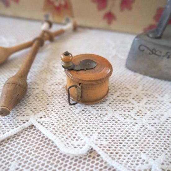 古道具　巻尺　アンティーク アンティーク 巻き尺 | イギリスアンティーク 柘植（ツゲ）の