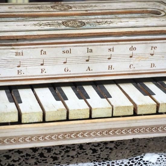 アンティーク トイピアノ | フランスアンティーク ベルエポック装飾の
