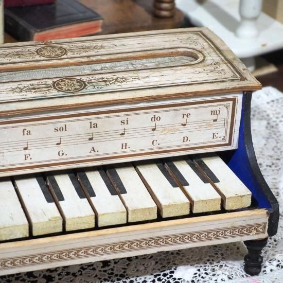 アンティーク トイピアノ | フランスアンティーク ベルエポック装飾の