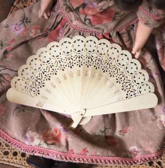 アンティーク エヴァンタイユ | フランス ドール用 お花模様の