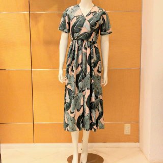 <img class='new_mark_img1' src='https://img.shop-pro.jp/img/new/icons13.gif' style='border:none;display:inline;margin:0px;padding:0px;width:auto;' />【WEEKEND MaxMara】総柄ワンピース