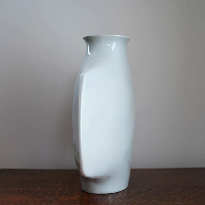 Vase Porcelaine Virebent by Yves Mohy / France / 70s Vase Porcelaine Virebent by Yves Mohy / France / 70s