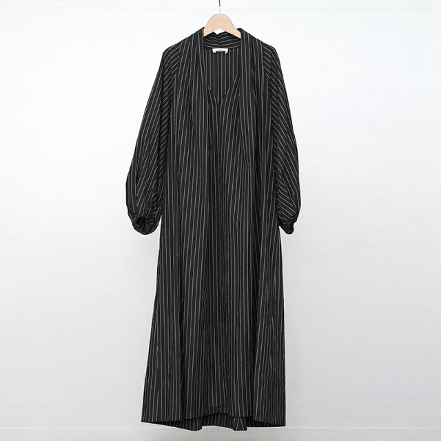 【40％OFF】【Uhr / ウーア】Shoulder Tuck Long Dress Black Stripe