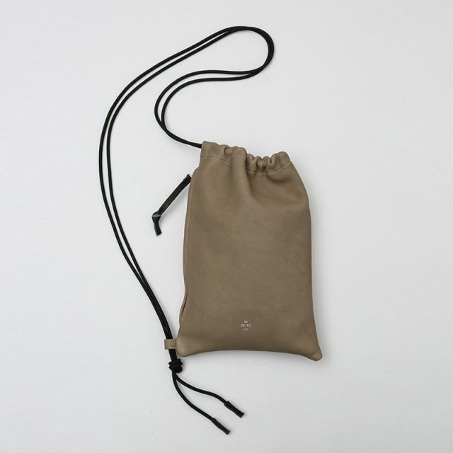 【2023 A/W】【20/80 トウェンティーエイティー】SHRINK LEATHER DRAWSTRING BAG WITH ZIP GY