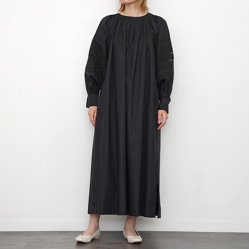 ラスト1点】【ne Quittez pas ヌキテパ】FINE POPLIN KIKA EMB GATHER DRESS BLACK -  THIRTY' THIRTY' STORE