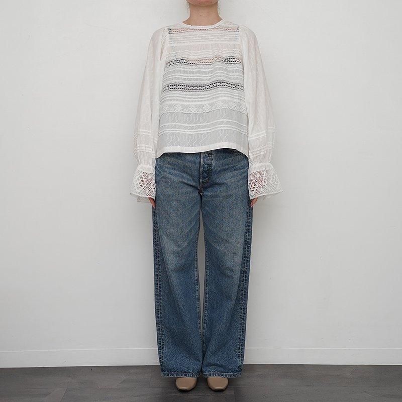 ne Quittez pas ヌキテパ】COTTON DOBBY PINTUCK & LACE BLOUSE ne Quittez pas ヌキテパ】COTTON DOBBY PINTUCK & LACE BLOUSE