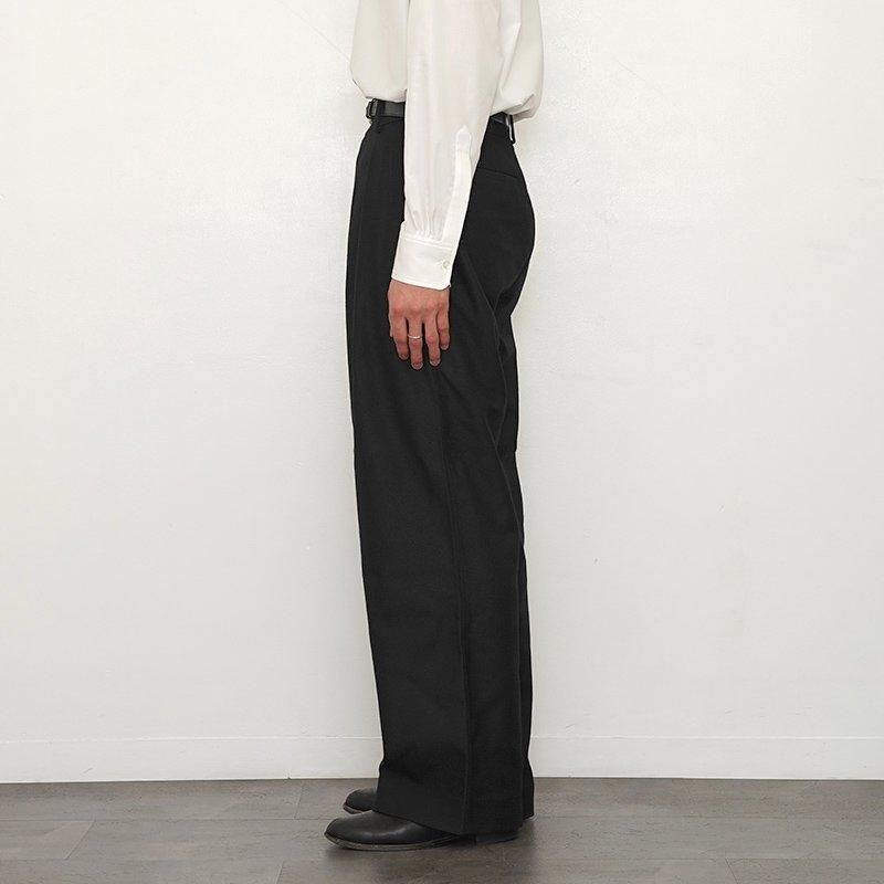 k*k様 STERNBERG ライトウールストレートパンツ ブラック S STERNBERG（スタンバーグ）の「ライトウールストレートパンツ