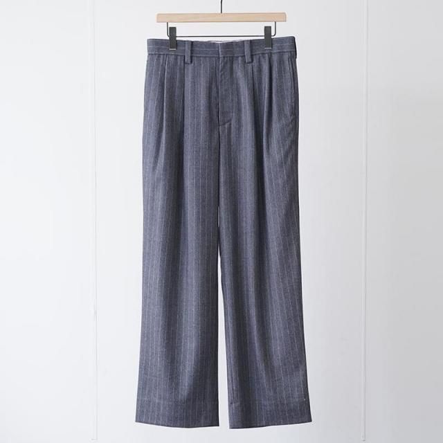 2025 A/WۡUNIVERSAL PRODUCTSWOOL 2 TUCK TROUSERS GRAY STRIPE