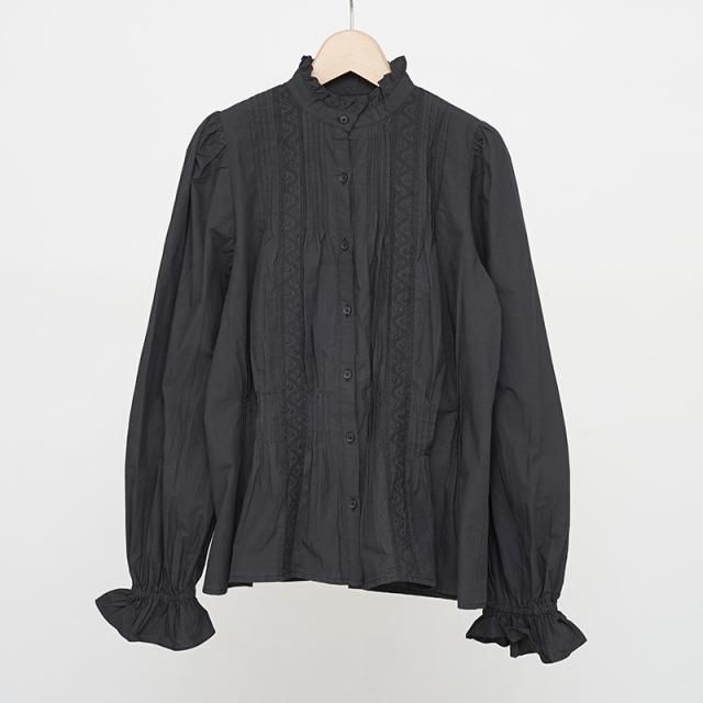 11/7()19:00䳫ϡۡ2025 A/Wۡcrinkle crinkle crinklerebuilt neck embroidery blouse BLACK