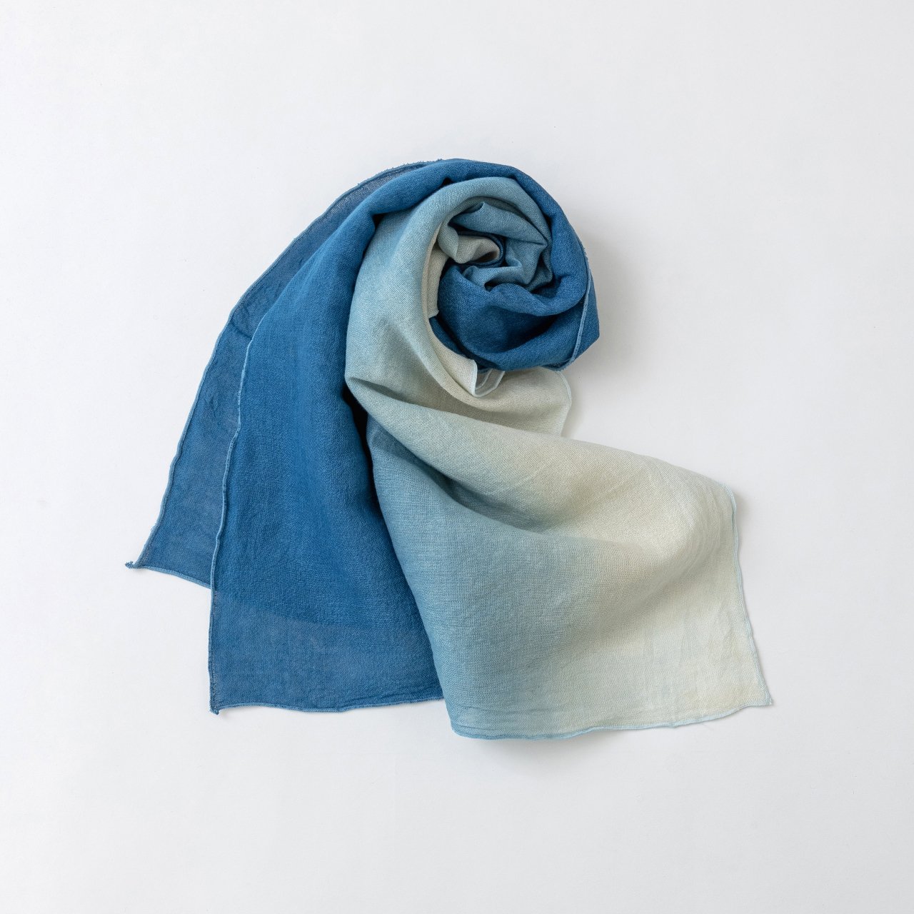 aiamu】天然藍染スカーフ | 奈良県産吉野本葛糸を使用した手染め