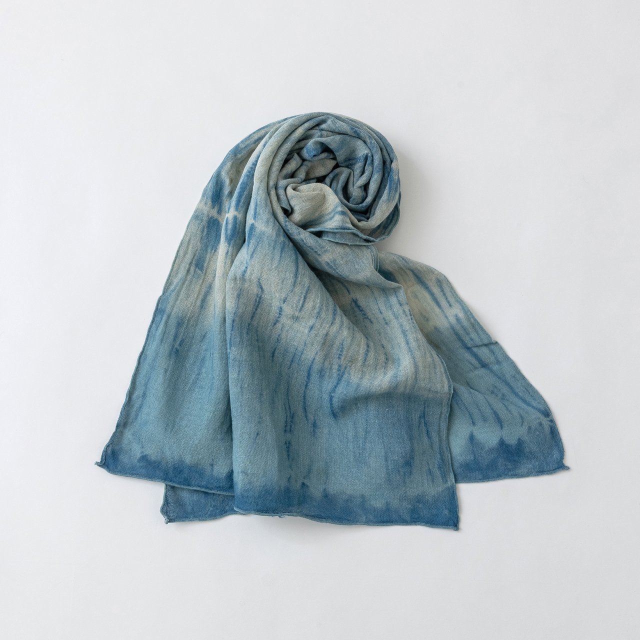 aiamu】天然藍染スカーフ | 奈良県産吉野本葛糸を使用した手染め