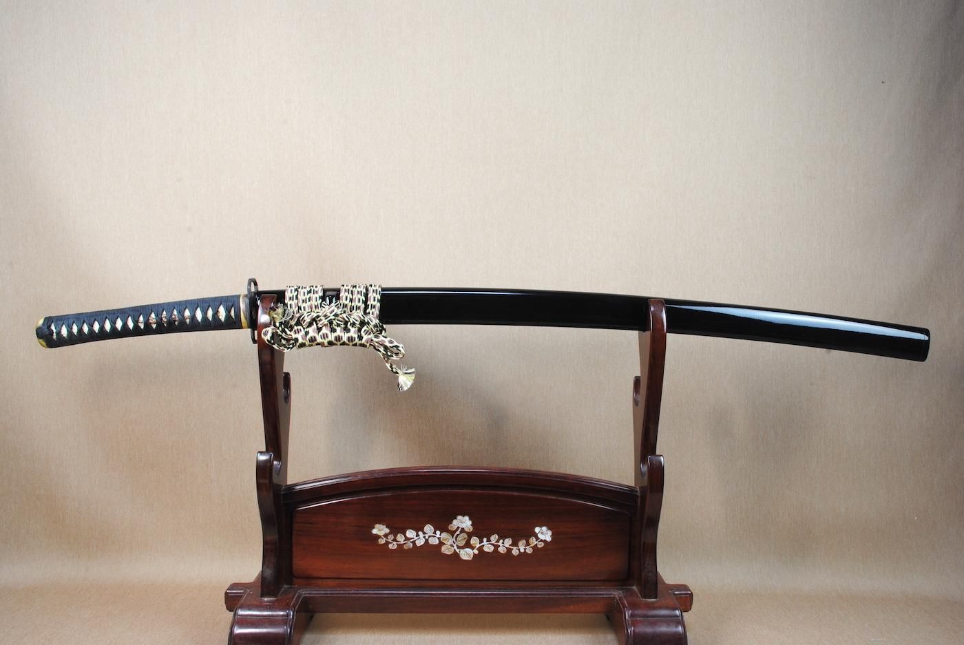 時代の名工シリーズ 辰善 山茶花 六具足 江州色 四寸五分 真鍮 時代の名工シリーズ 辰善 山茶花 六具足 江州色 四寸五分 真鍮