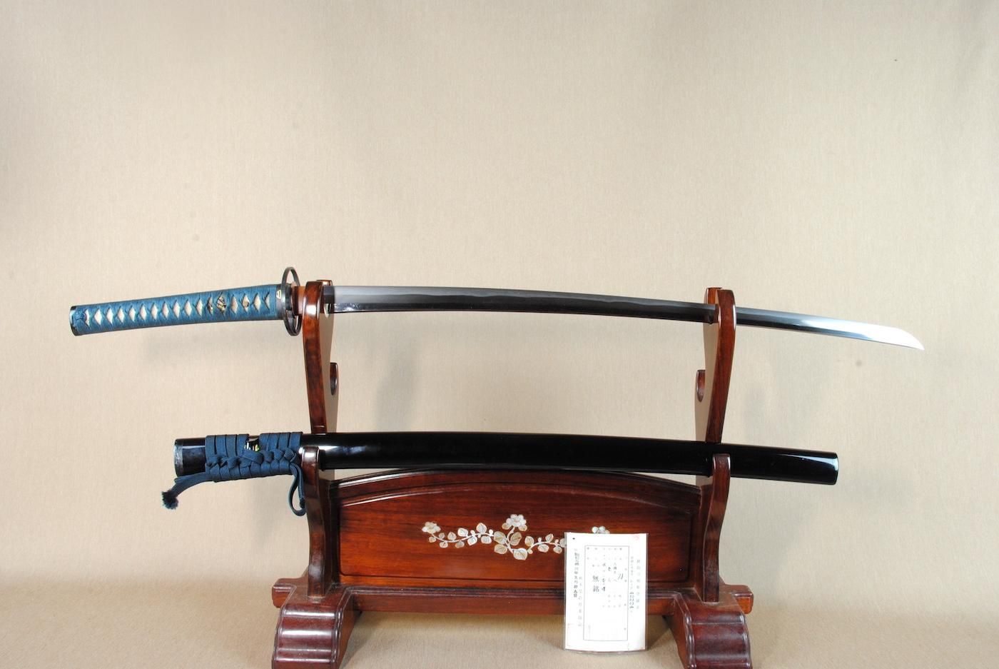 Blade inscribed by Yokoyama Kōzukedaijō Sukesada | 虫尽金具