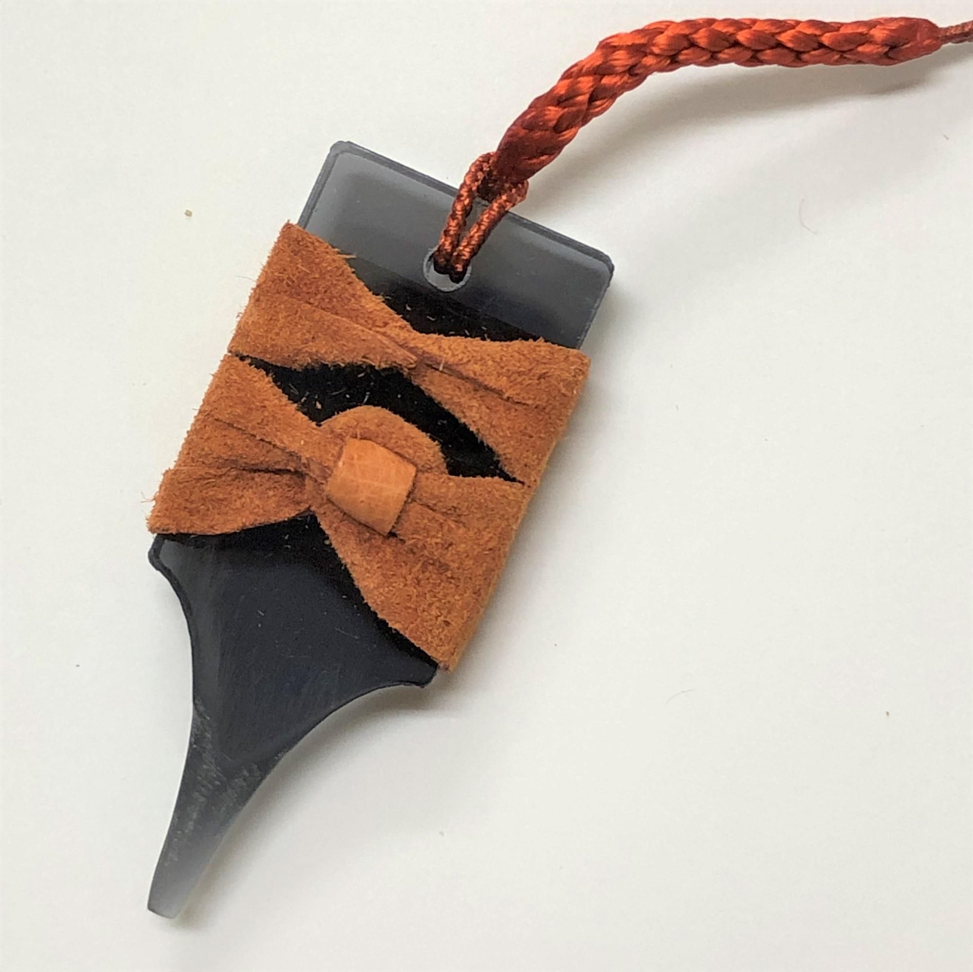 目釘抜き 携帯ストラップタイプ 黒_巻茶色