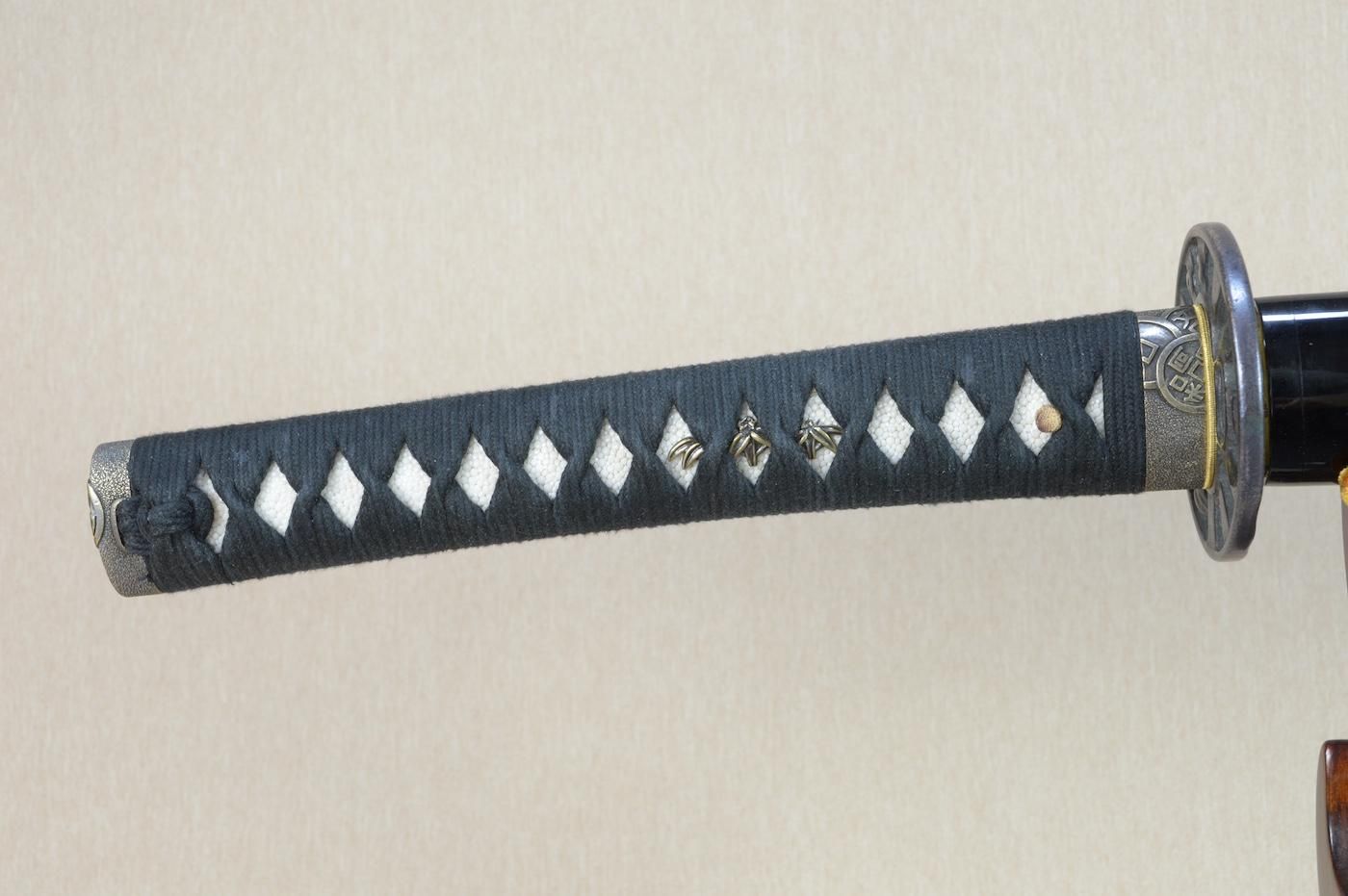 ○重量級 がっちりした大振り 高級感ある 硬木 三刀掛け 刀立 幕