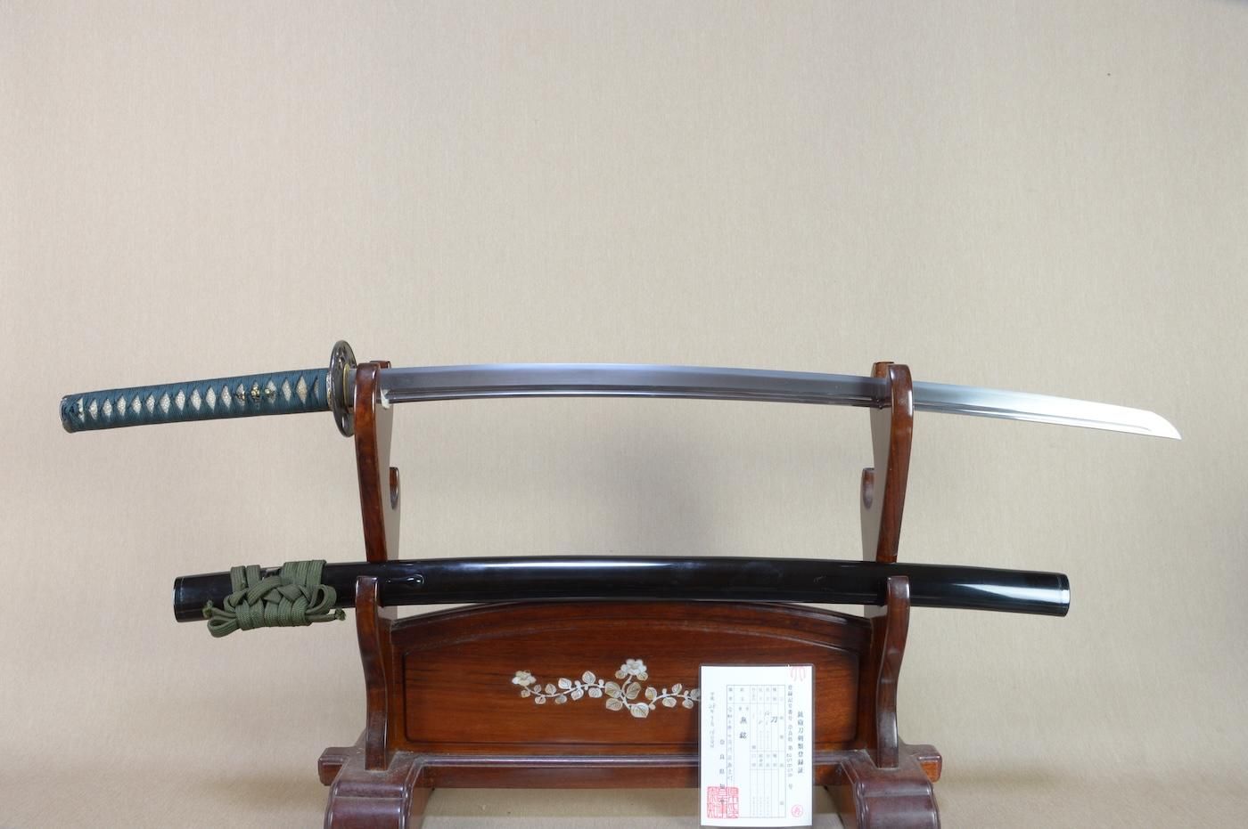 値下げ美しい本歌の刀拵えです。　大変良い金具のものです 黒蝋色鞘 打刀拵（刀 銘 和泉守国貞）／ホームメイト