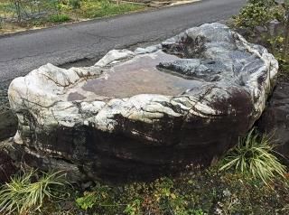 水鉢｜岐阜・愛知で庭石販売と庭造りのことなら揖斐川庭石センター