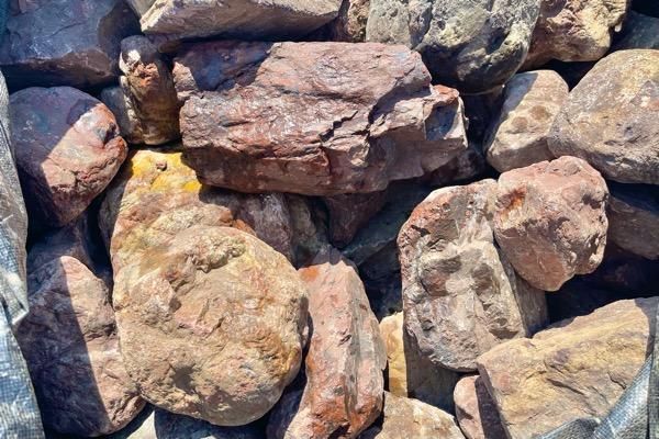 大型 揖斐赤石 揖斐赤石 ごろた石＜価格,サイズ,色＞数量限定！｜庭ガーデニングの粋