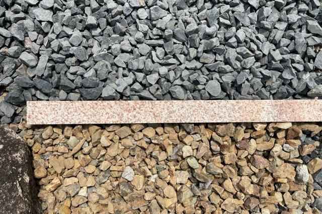 スタライプグラニットスリム サビ 900*60*30mm（見切り、石畳など