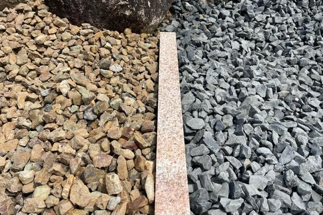 スタライプグラニットスリム サビ 900*60*30mm（見切り、石畳など