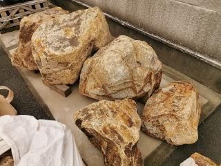 岐阜チャート石 約500kg ※エリア限定自社配送またはお引き取り 岐阜チャート石 約500kg ※エリア限定自社配送またはお引き取り