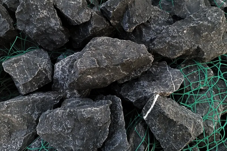 揖斐青黒割栗石（50-150mm）＜価格,サイズ,色＞｜庭ガーデニング