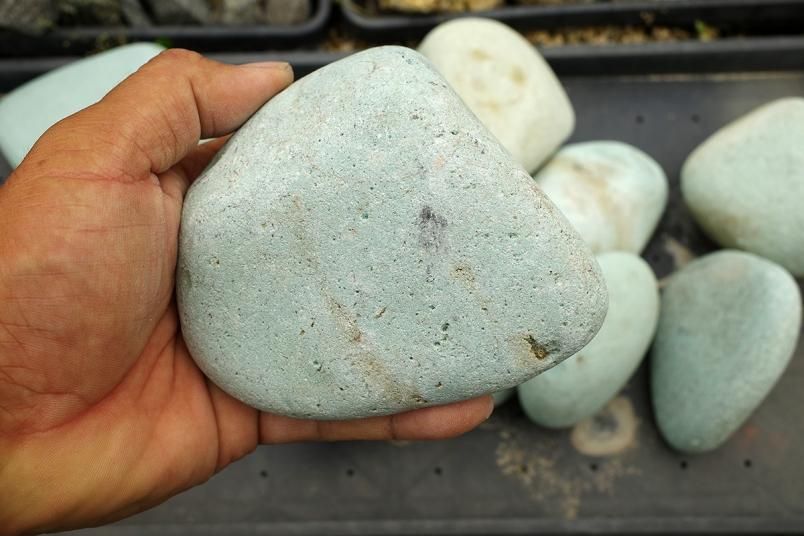 エメラルドペブル 100-150mm＜価格,サイズ,色＞｜庭ガーデニングの粋で