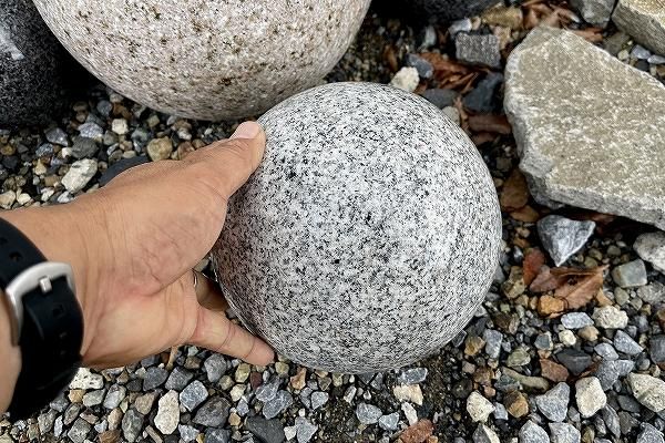 ボールストーン 白 磨き（Φ300mm）｜庭ガーデニングの粋でおしゃれな石