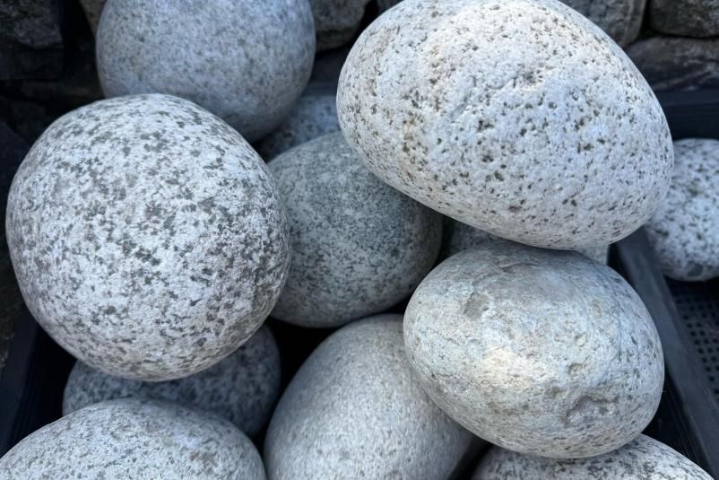 まんまる石 100-150mm＜価格,サイズ,色＞｜庭ガーデニングの粋で